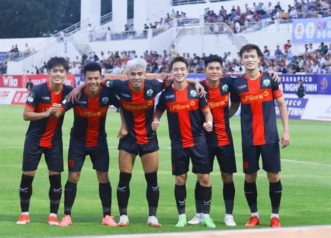 Hình ảnh minh họa liên hệ hỗ trợ khách hàng và cán bộ bảo vệ dữ liệu của 18win hiện đang mở